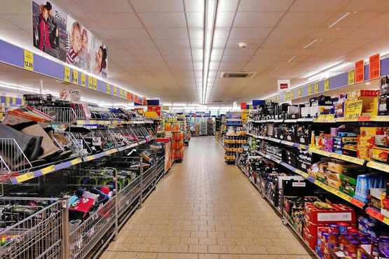 Corredor de supermercado.