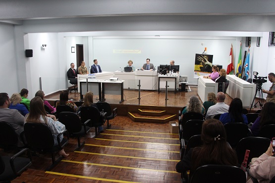 Encontro sobre a campanha Sinal Vermelho na comarca de Içara.