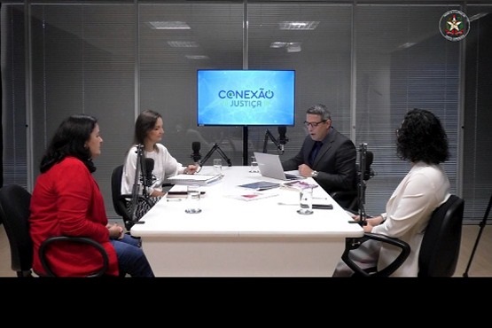 Gravação do podcast Conexão Justiça.