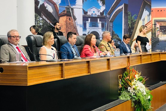 Homenagem a  desembargadora Denise Volpato.
