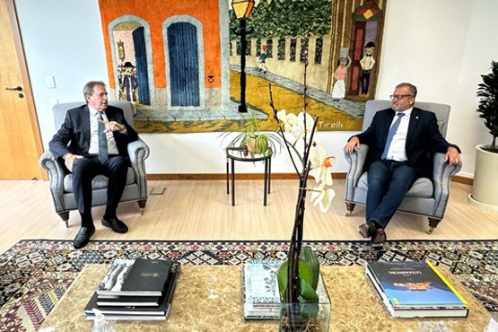 Desembargador Altamiro e presidente da Fiesc