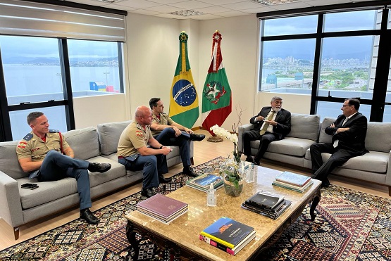 Visita do comandante do Corpo de Bombeiros de SC ao TJSC
