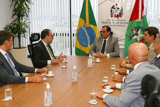 Mesa de autoridades TJSC