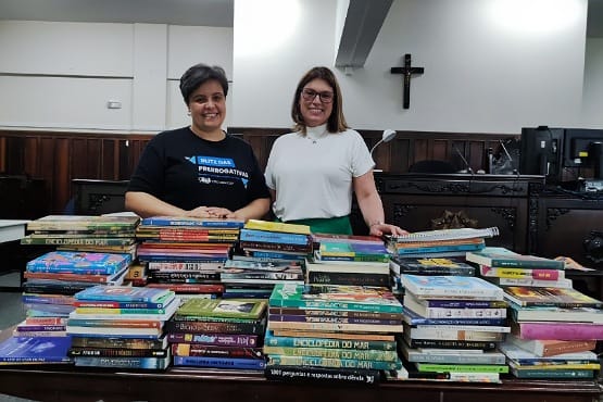 Livros arrecadados para ressocialização de jovens em conflito com a lei