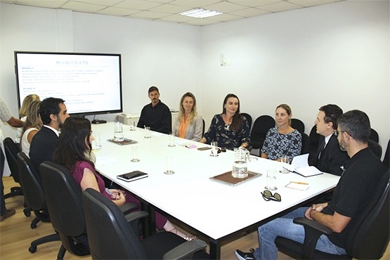 Reunião no judiciário catarinense