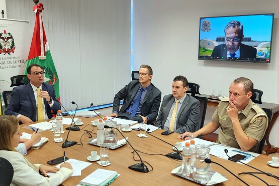 reunião preparatória para a realização do primeiro ENAM TJSC