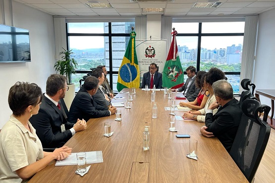 Presidente do TJ recebe representantes dos sindicatos dos servidores do PJSC