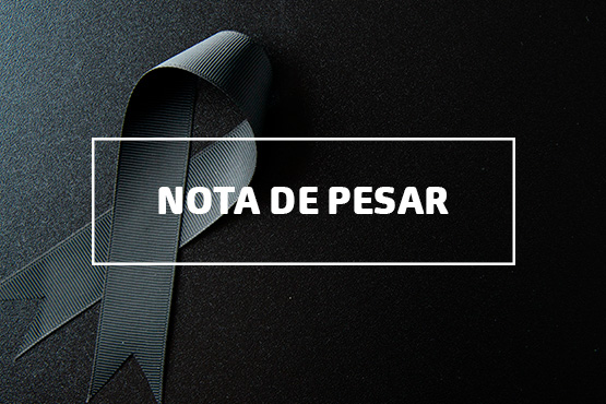 A imagem mostra um fundo preto com um laço de luto cinza no canto superior esquerdo. No centro, há um retângulo branco com a inscrição "NOTA DE PESAR" em letras brancas.