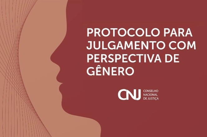 A imagem mostra uma ilustração gráfica que tem fundo vermelho terroso, com o perfil de um rosto feminino em ilustração minimalista à esquerda. No centro-direito, lê-se o texto em branco: "PROTOCOLO PARA JULGAMENTO COM PERSPECTIVA DE GÊNERO", seguido pelo logotipo do Conselho Nacional de Justiça (CNJ) abaixo.