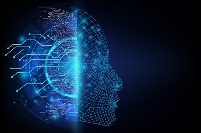 Metade de um rosto humano estilizado em forma de grade de linhas azuis, representando um conceito digital ou tecnológico. A outra metade é composta por circuitos eletrônicos e luzes azuis, sugerindo uma fusão entre tecnologia e humanidade. O fundo é escuro, destacando o brilho e os detalhes do rosto e dos circuitos.