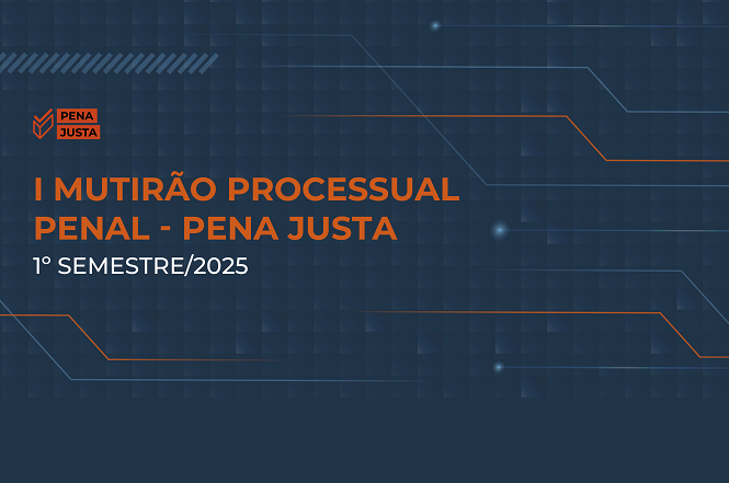 A imagem possui um fundo azul escuro com um padrão geométrico levemente visível e algumas linhas laranjas. No canto superior esquerdo, há um logotipo com as palavras "Pena Justa". No centro, está escrito em letras maiúsculas laranjas: "I Mutirão Processual Penal - Pena Justa". Logo abaixo, está o texto "1º Semestre/2025".