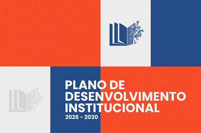A imagem é composta por dois quadrados verticais, onde cada um é dividido em dois retângulos, um azul e outro laranja, dispostos alternadamente. No centro, à direita, há o texto em branco: "PLANO DE DESENVOLVIMENTO INSTITUCIONAL 2026 - 2030" sobre um fundo azul. À esquerda e acima, está um logotipo com a imagem de um livro estilizado em azul.