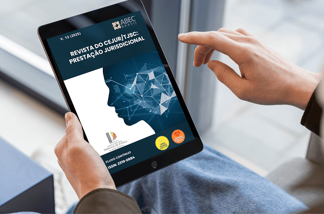 A imagem mostra uma pessoa segurando um tablet que exibe a capa de uma revista intitulada "Revista do CEJUR/TJSC: Prestação Jurisdicional".