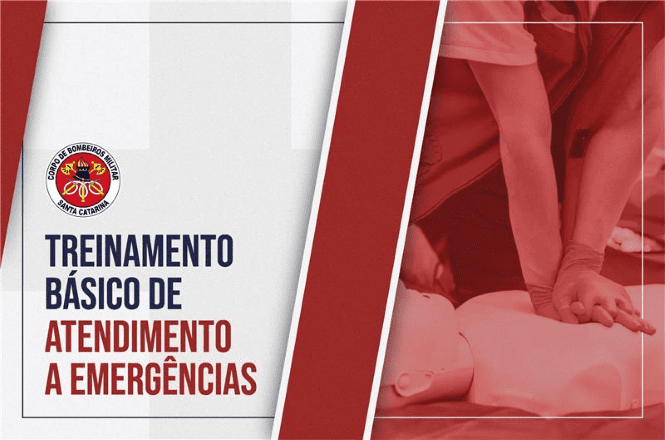 Banner do curso Treinamento Básico de Atendimento a Emergências. À esquerda, em fundo branco, aparecem o brasão do Corpo de Bombeiros Militar de Santa Catarina e o título do curso em letras azuis e vermelhas. À direita, uma fotografia em tom avermelhado mostra uma pessoa realizando compressões torácicas em um manequim de treinamento de reanimação cardiopulmonar (RCP). Elementos gráficos em vermelho e branco dividem a composição.