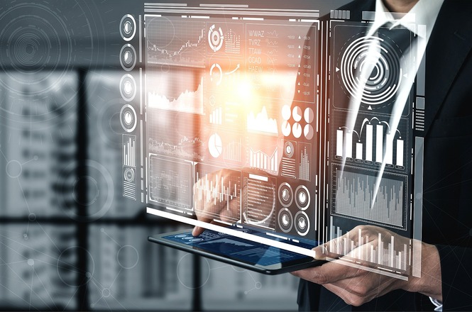 Foto horizontal: Ilustração representa análise de dados e uso de tecnologias digitais para monitoramento e gestão de informações.
